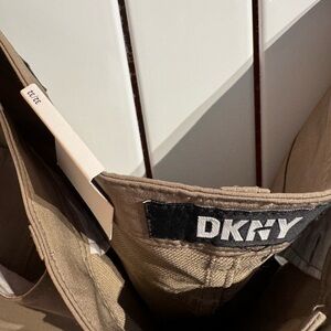 DKNY Pants | DKNY Casual Khaki Pants | Size 6
